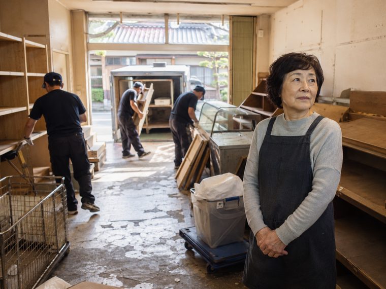 加賀市での店舗の店じまいの様子